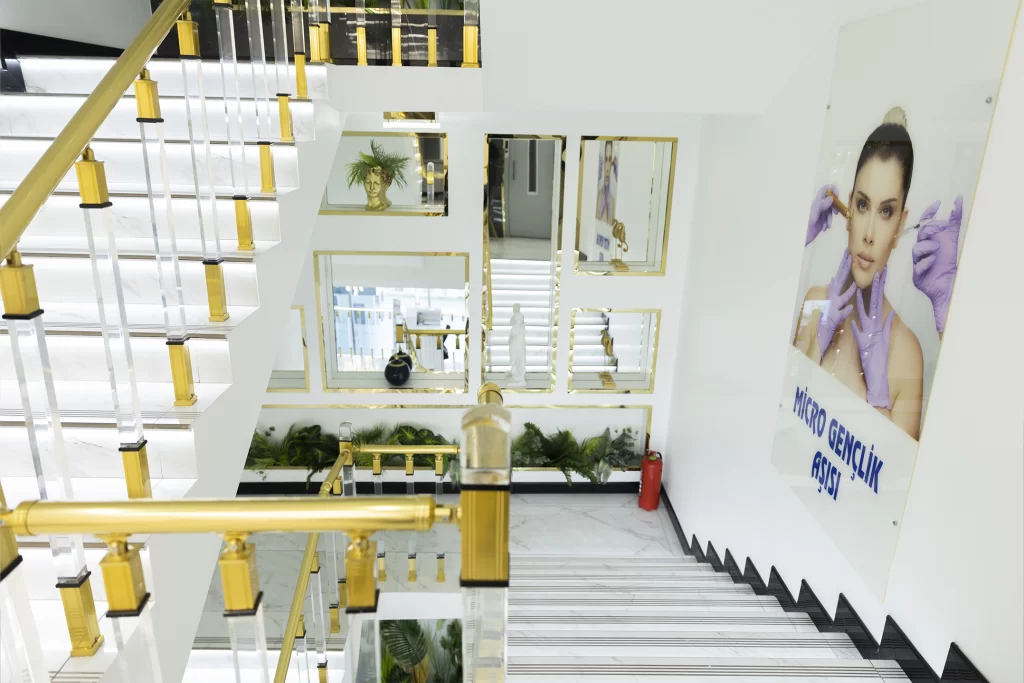 Linemed Ataşehir · Stair hall